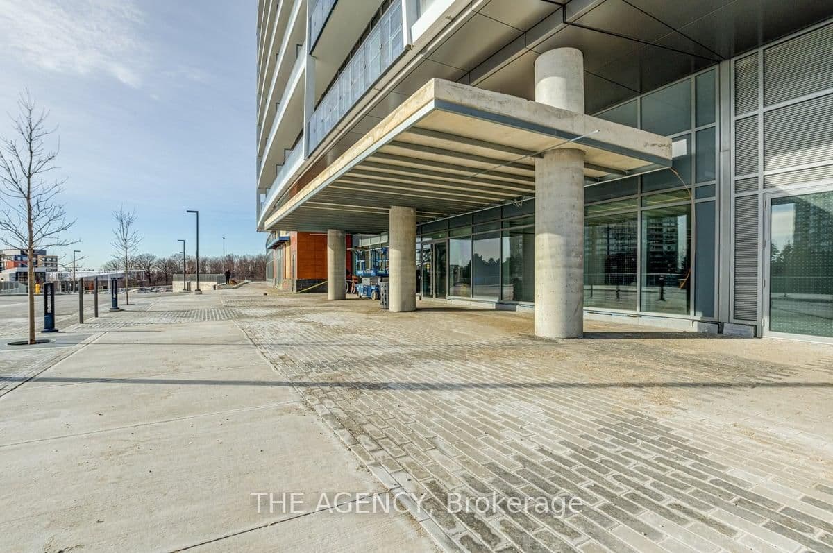 30 Upper Mall Way, Unit 1108 thumbnail 3