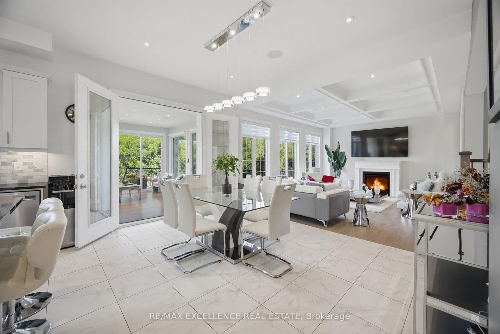 319 Torrey Pines Road thumbnail 12