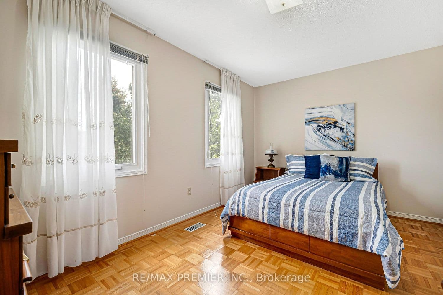 90 Pentland Crescent thumbnail 32