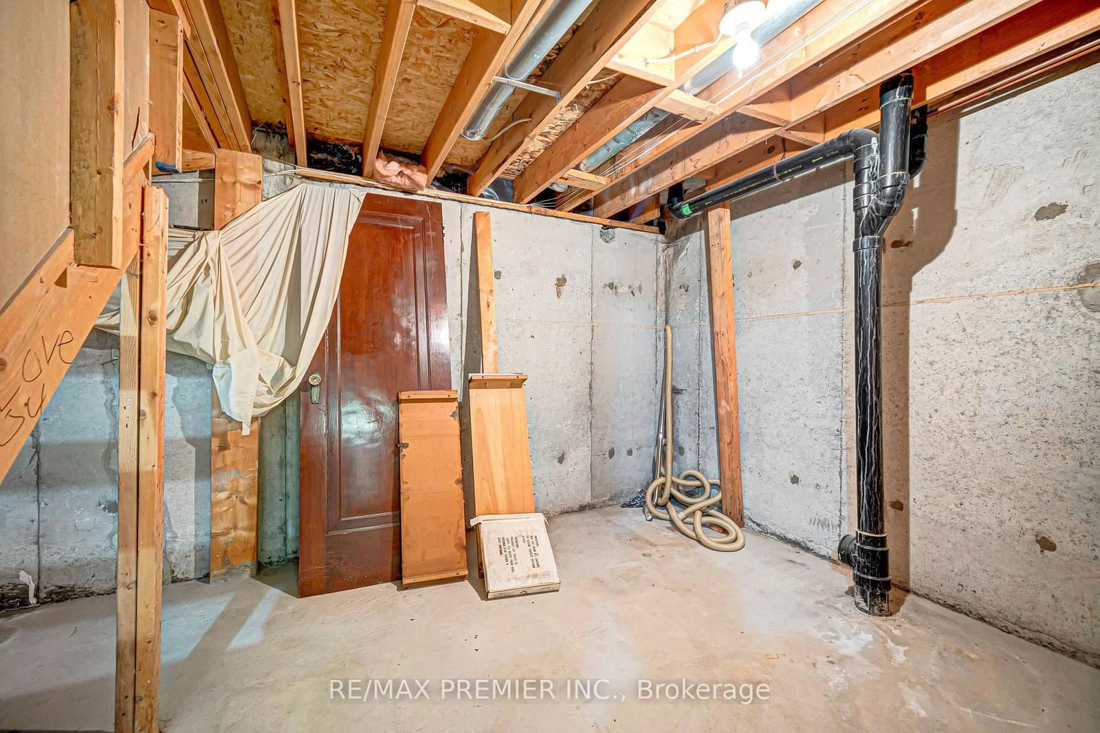 90 Pentland Crescent thumbnail 41