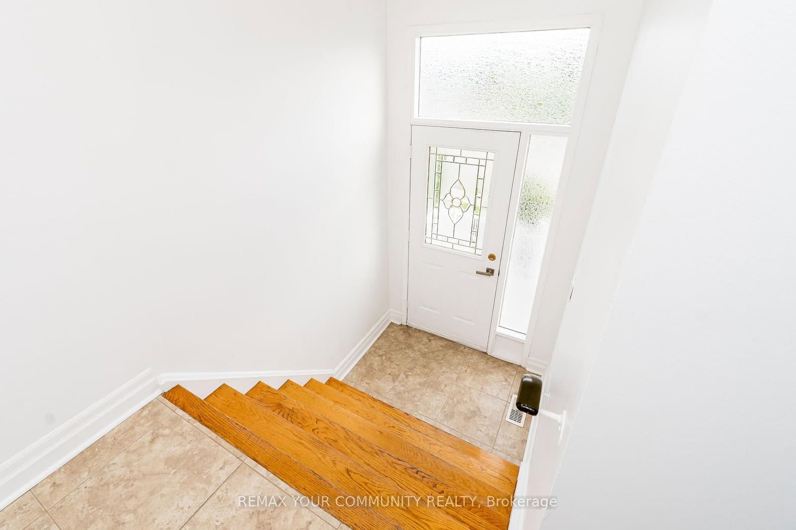 20 Terra Road, Unit UPPER thumbnail 2