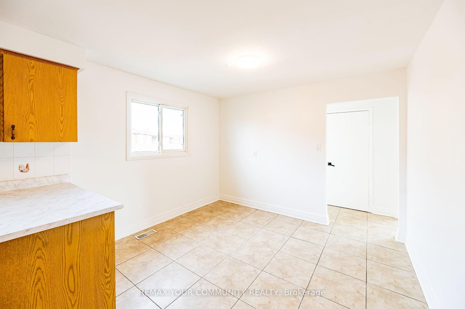 20 Terra Road, Unit UPPER thumbnail 8
