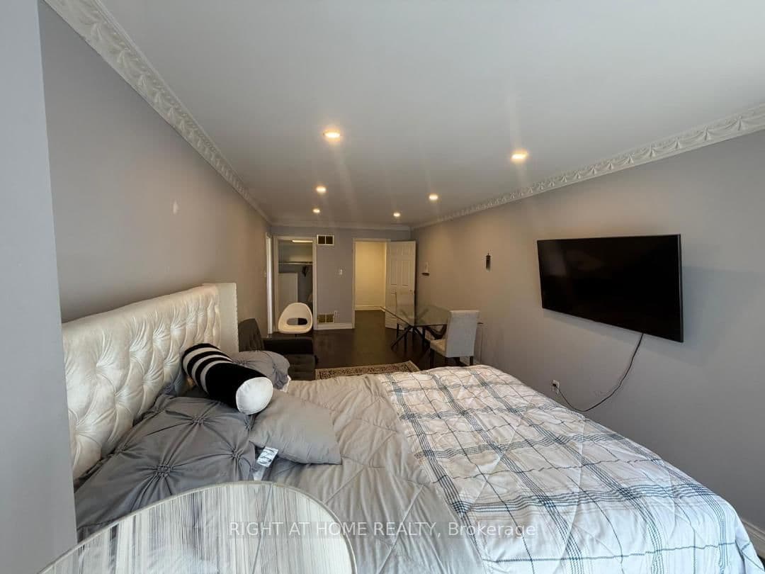31 NORTHGATE Crescent E thumbnail 2