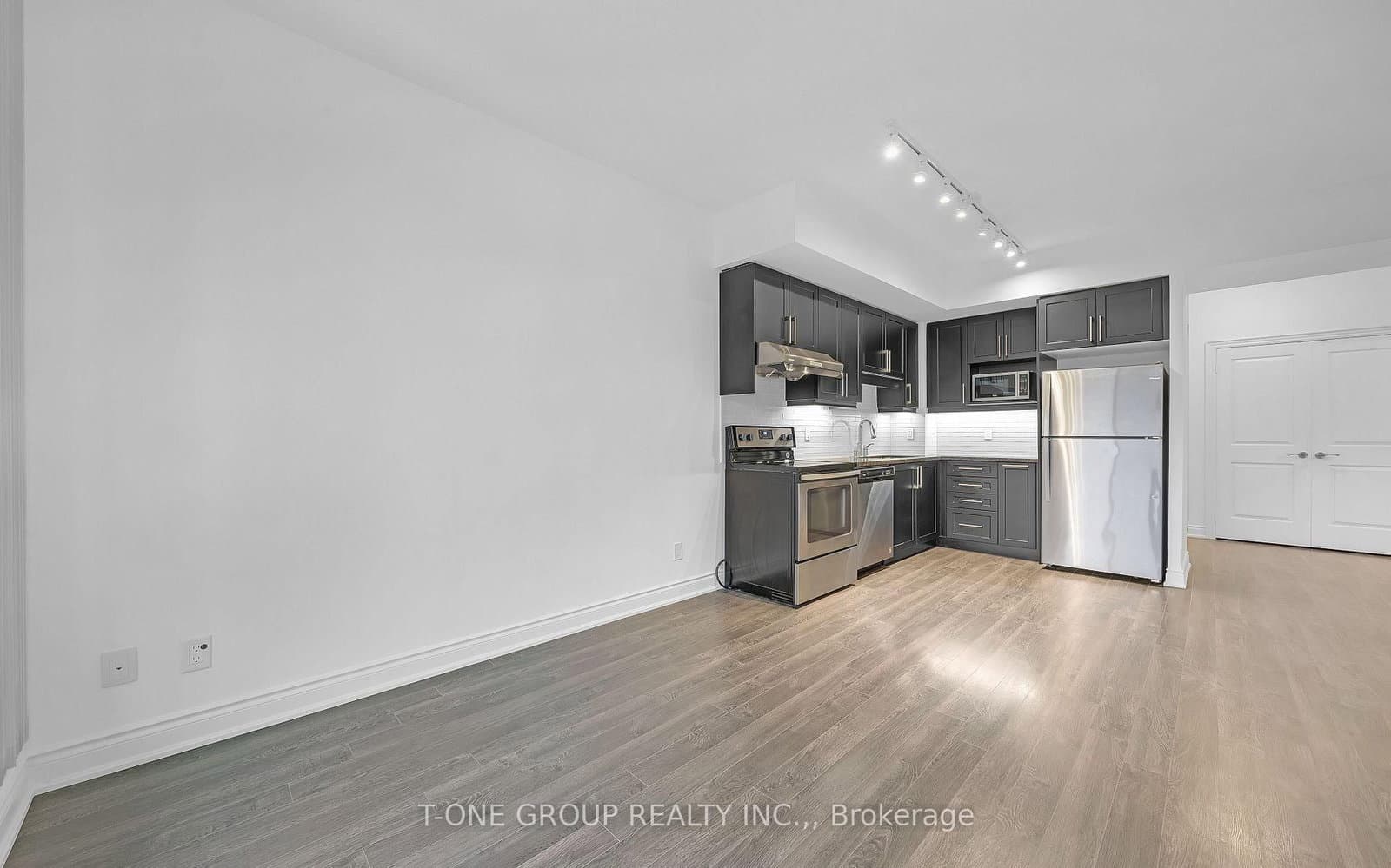 33 Clegg Road, Unit 1006 thumbnail 6