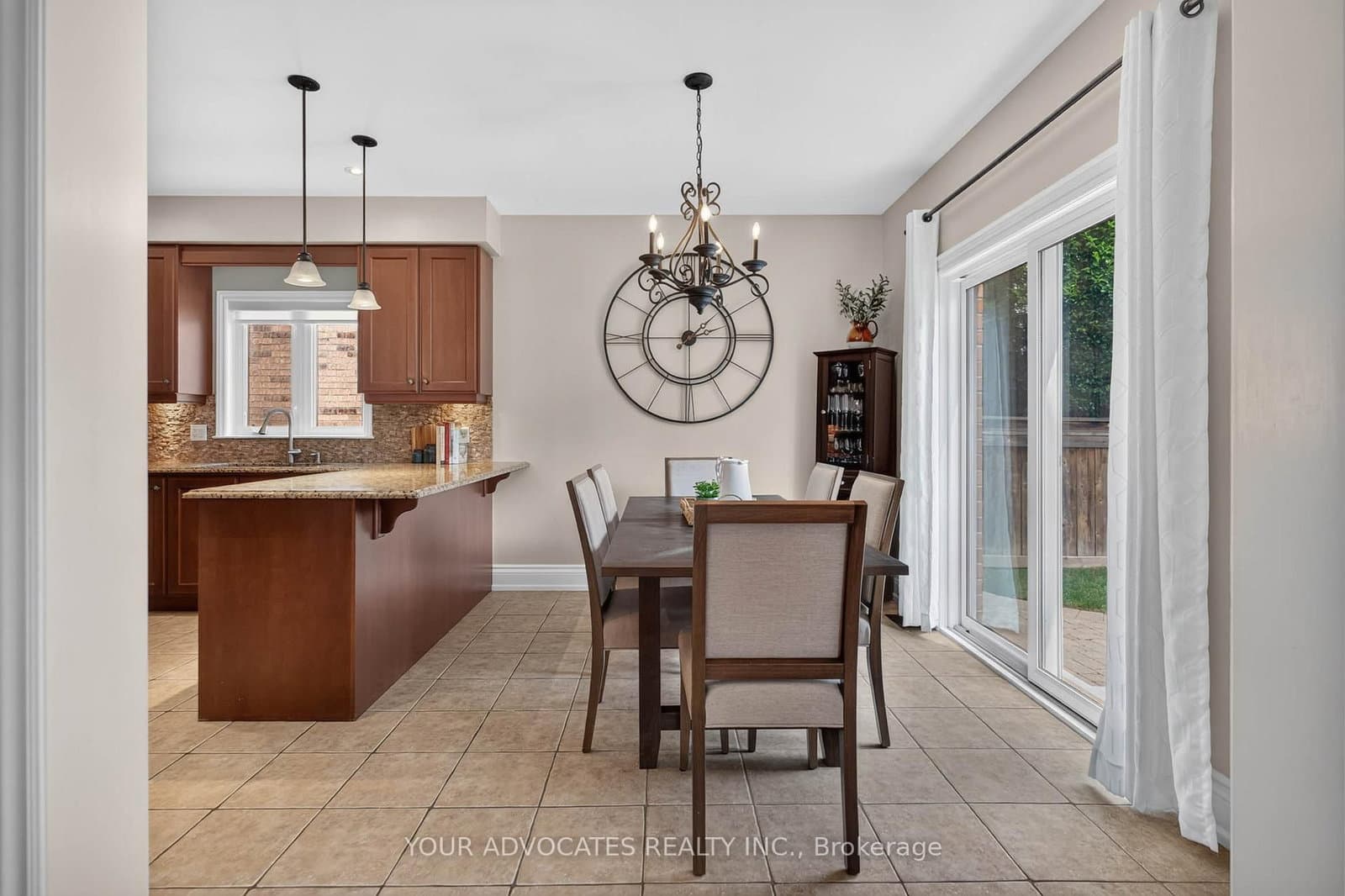 228 Twin Hills Crescent thumbnail 12