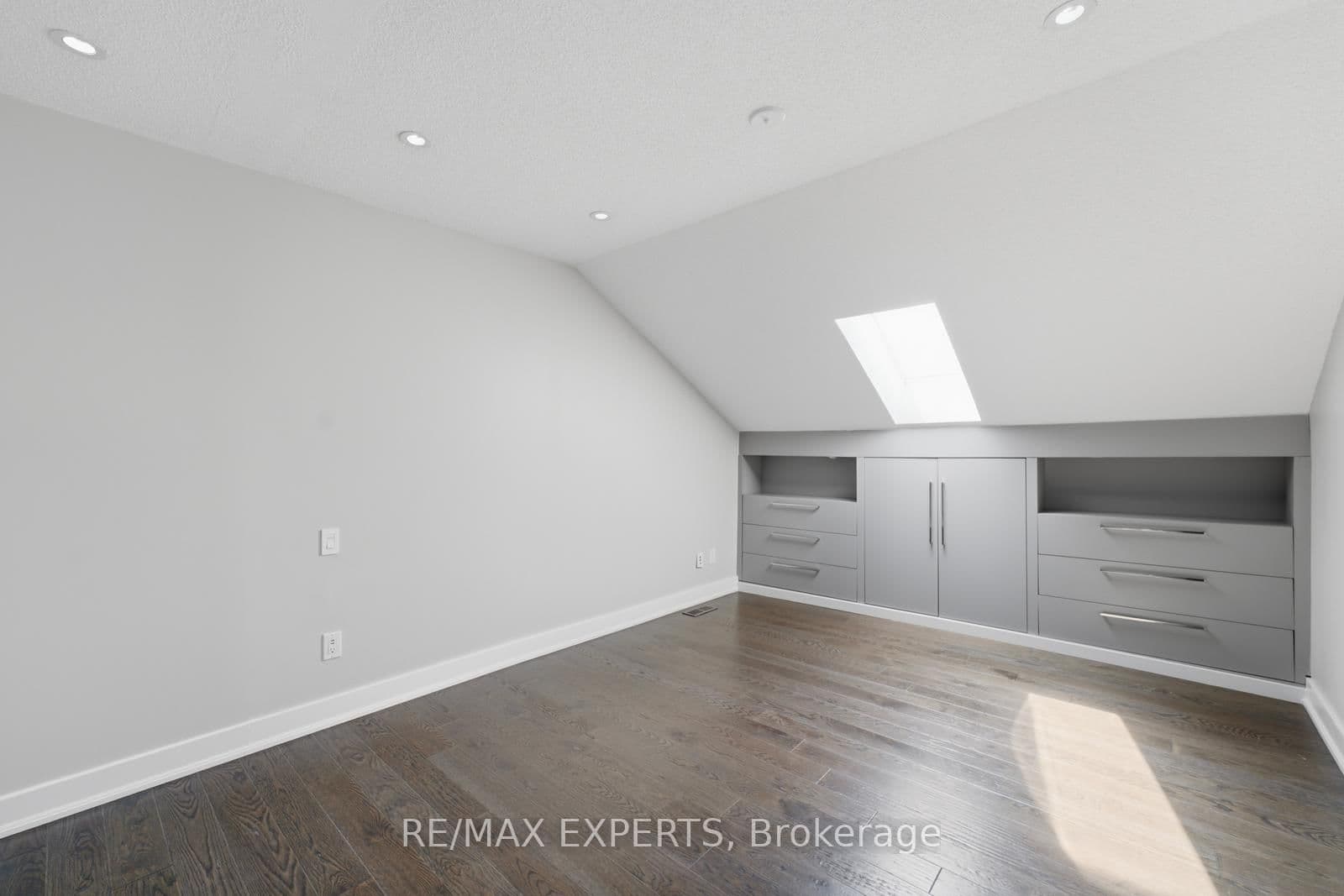 192 Forest Fountain Drive thumbnail 35
