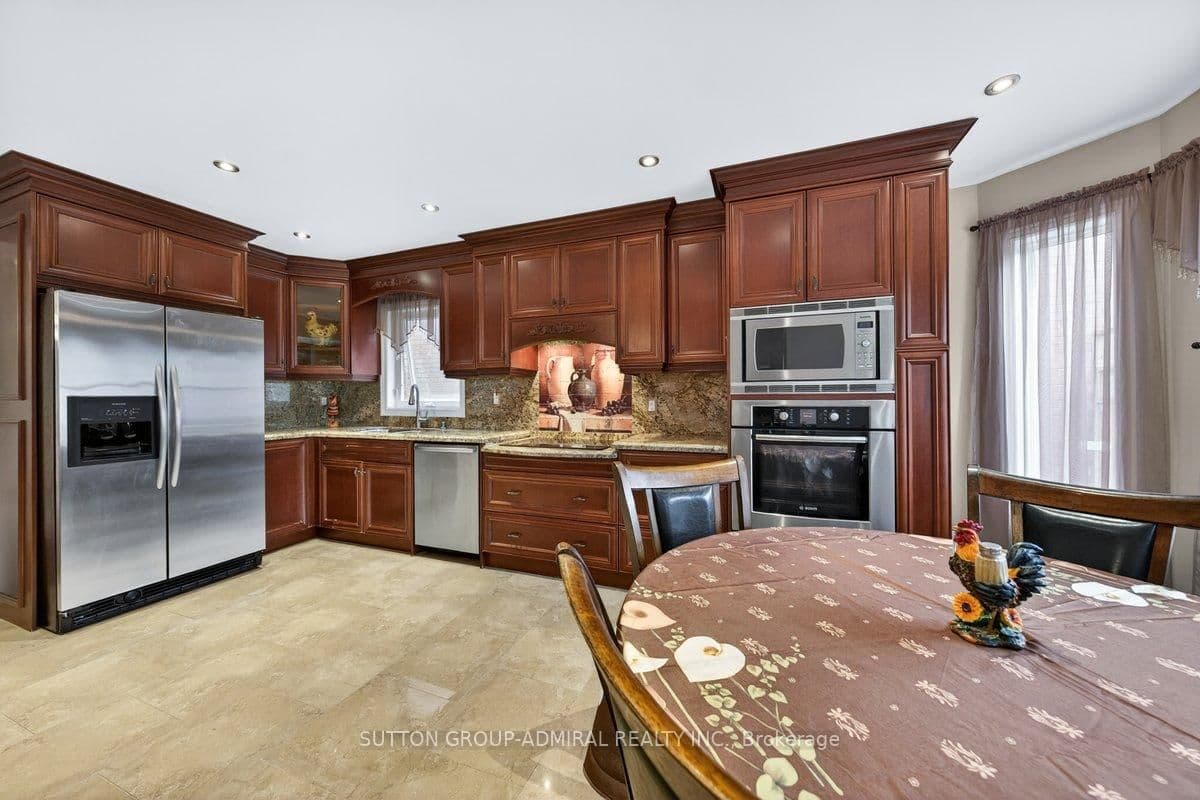 126 Redondo Drive E thumbnail 7