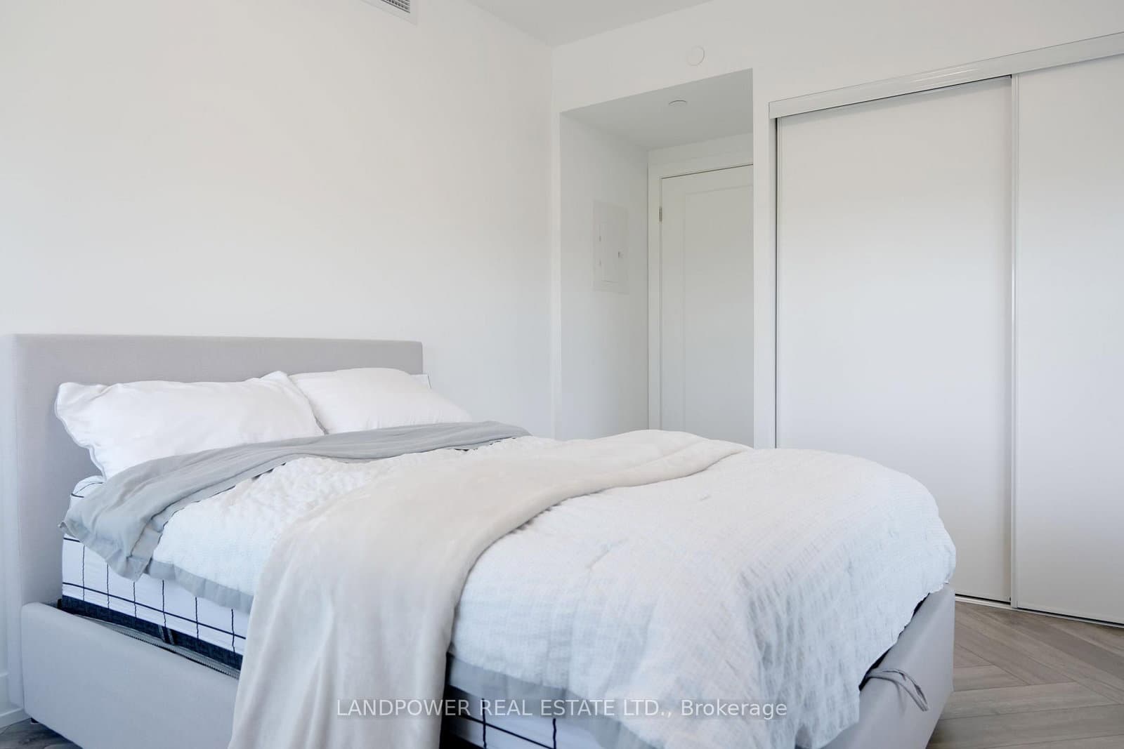 9 Clegg Road, Unit 819 thumbnail 14
