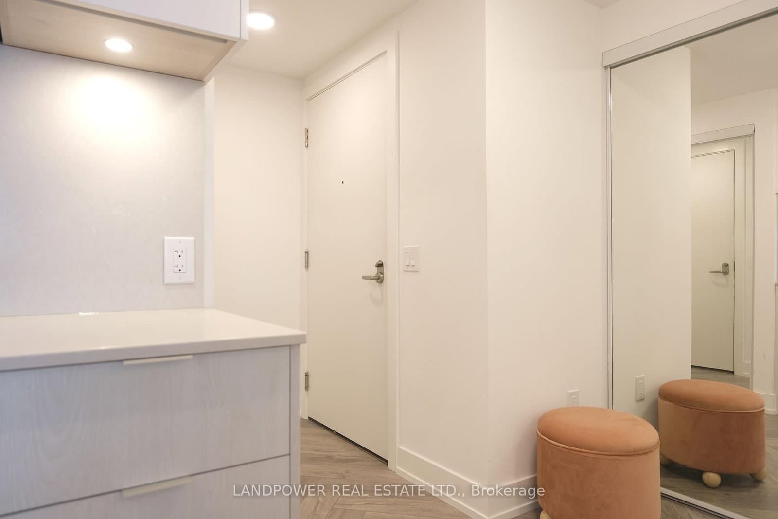 9 Clegg Road, Unit 819 thumbnail 3
