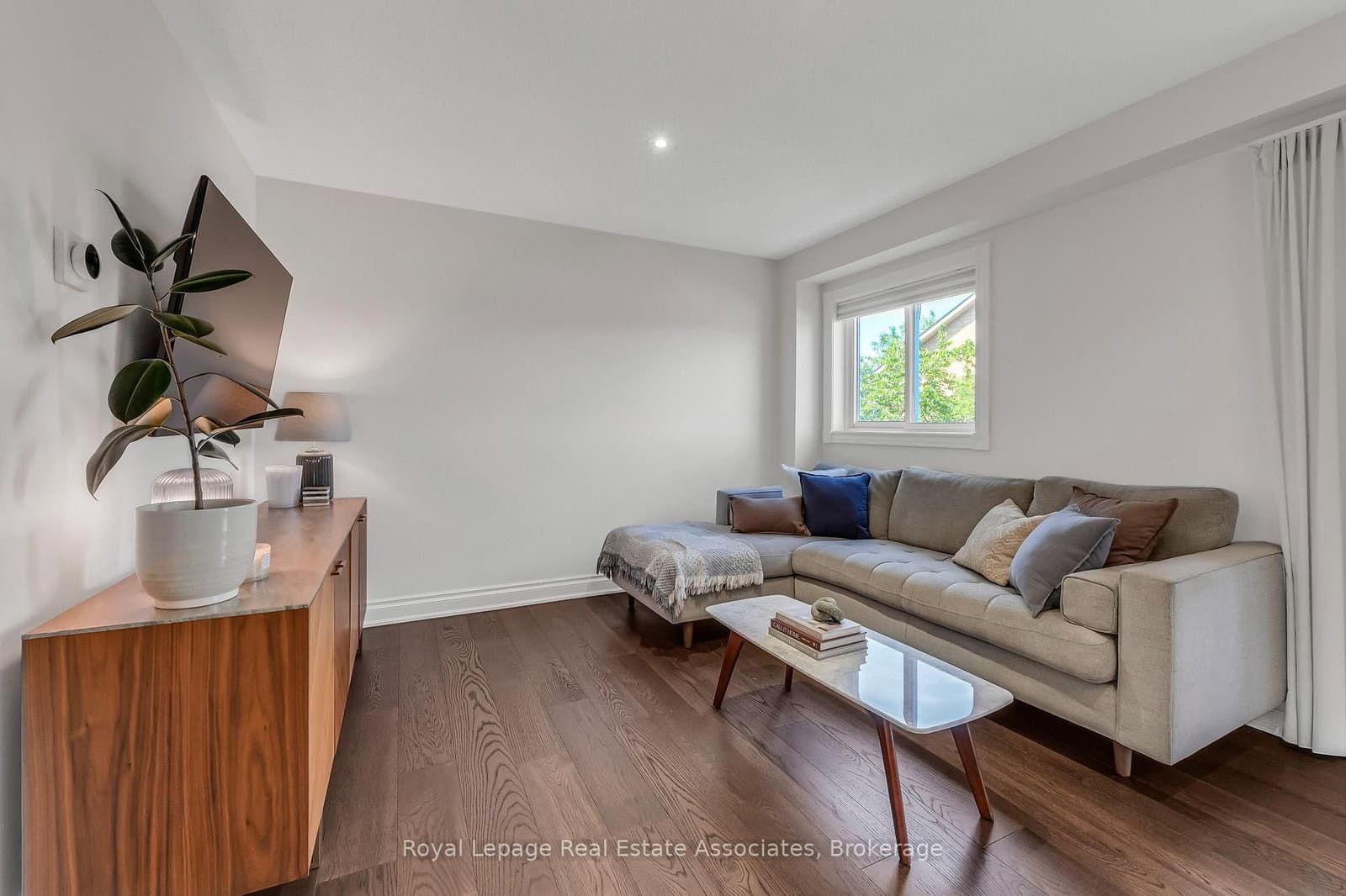 8 Prestwick Avenue thumbnail 11