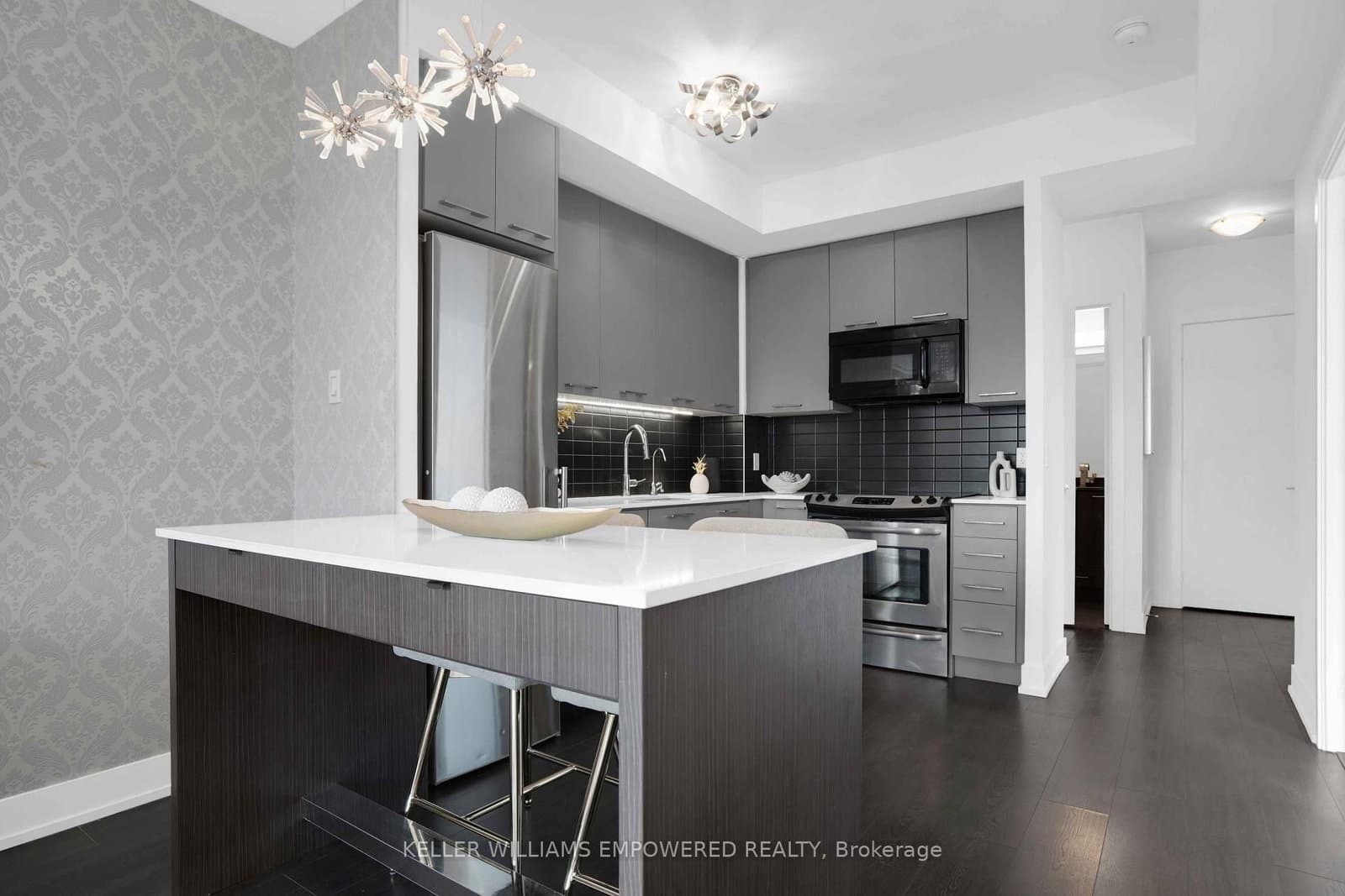 9471 Yonge Street N, Unit 811 thumbnail 20