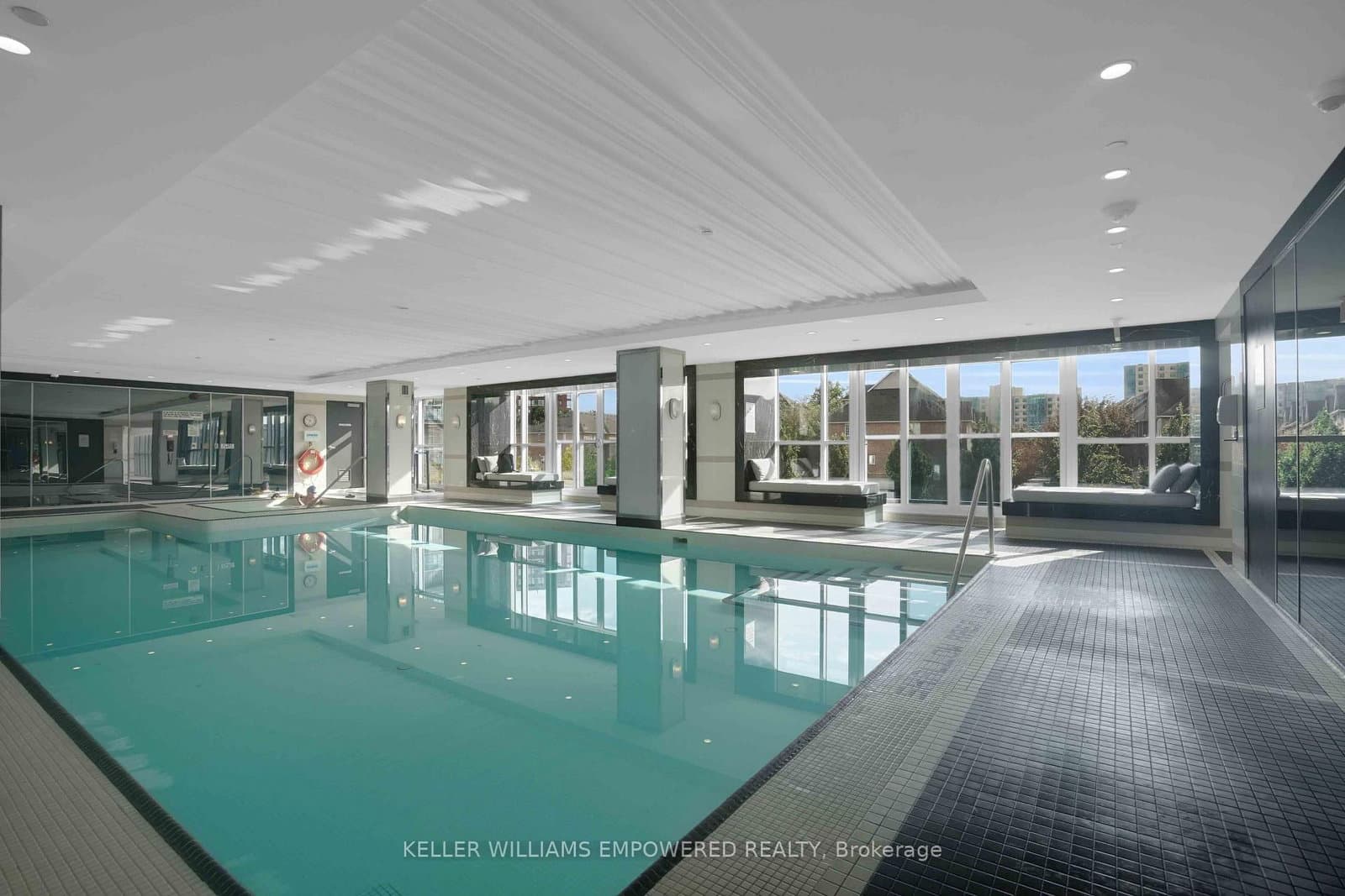 9471 Yonge Street N, Unit 811 thumbnail 7
