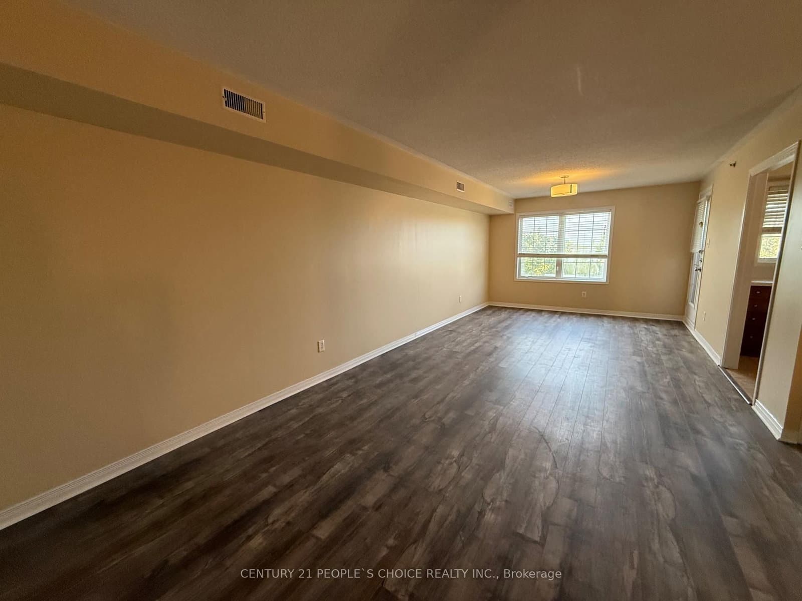 9699 Jane Street, Unit 2 thumbnail 4