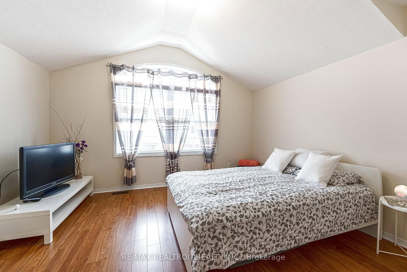 15 Brumstead Drive N thumbnail 16