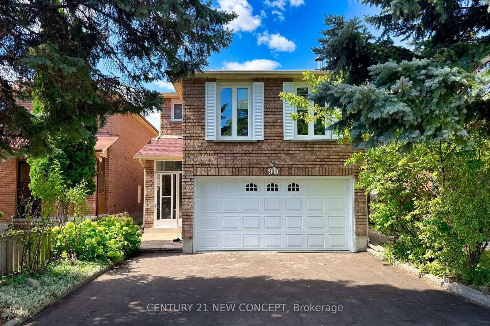 90 Wade Gate - Image 1