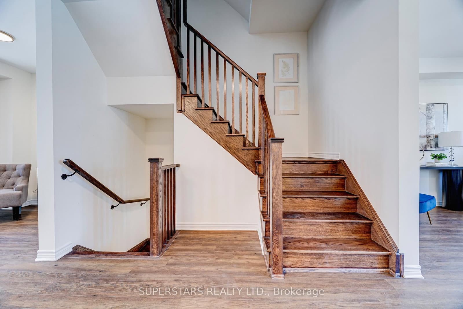 241 Rustle Woods Avenue thumbnail 16