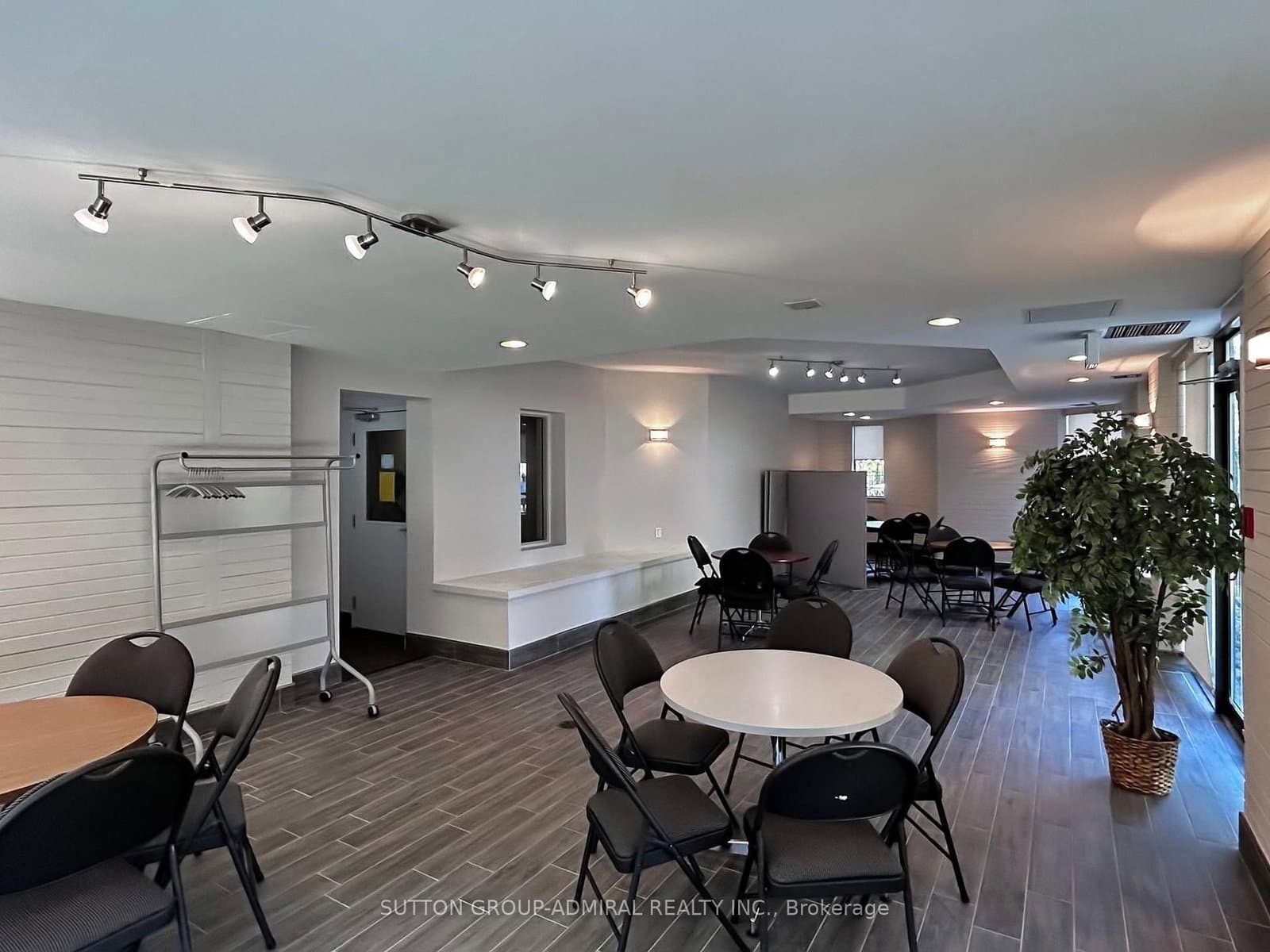 7440 Bathurst Street, Unit 1009 thumbnail 37