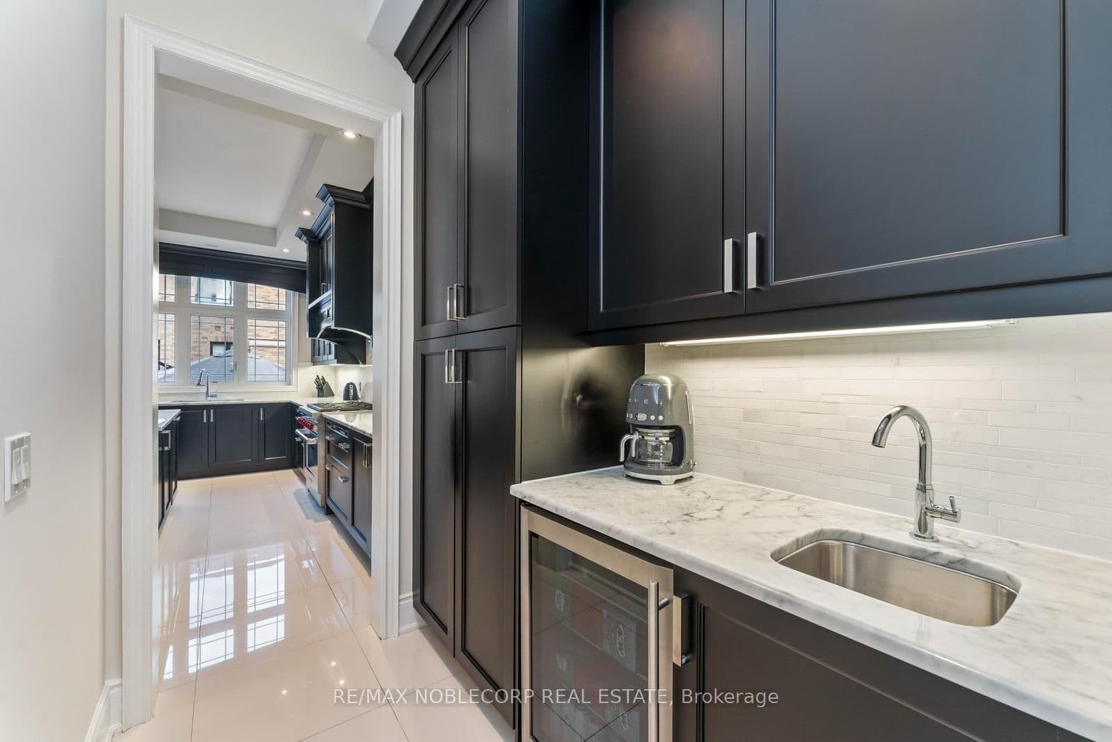91 Woodgate Pines Drive thumbnail 17