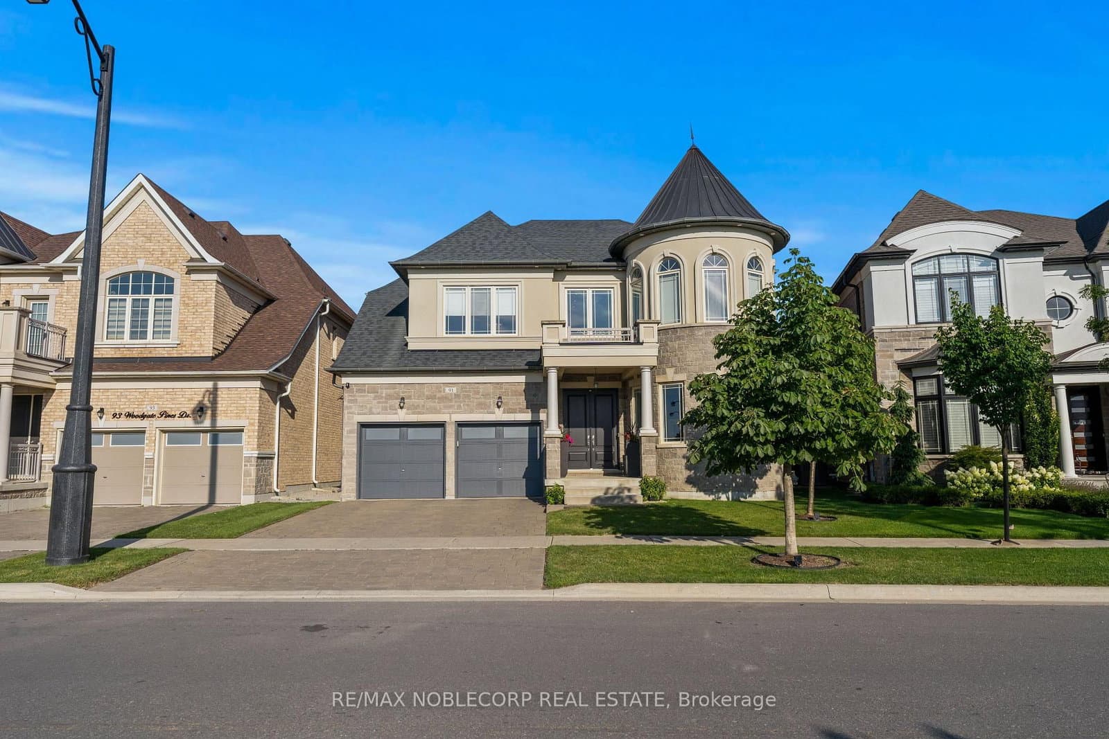91 Woodgate Pines Drive thumbnail 2