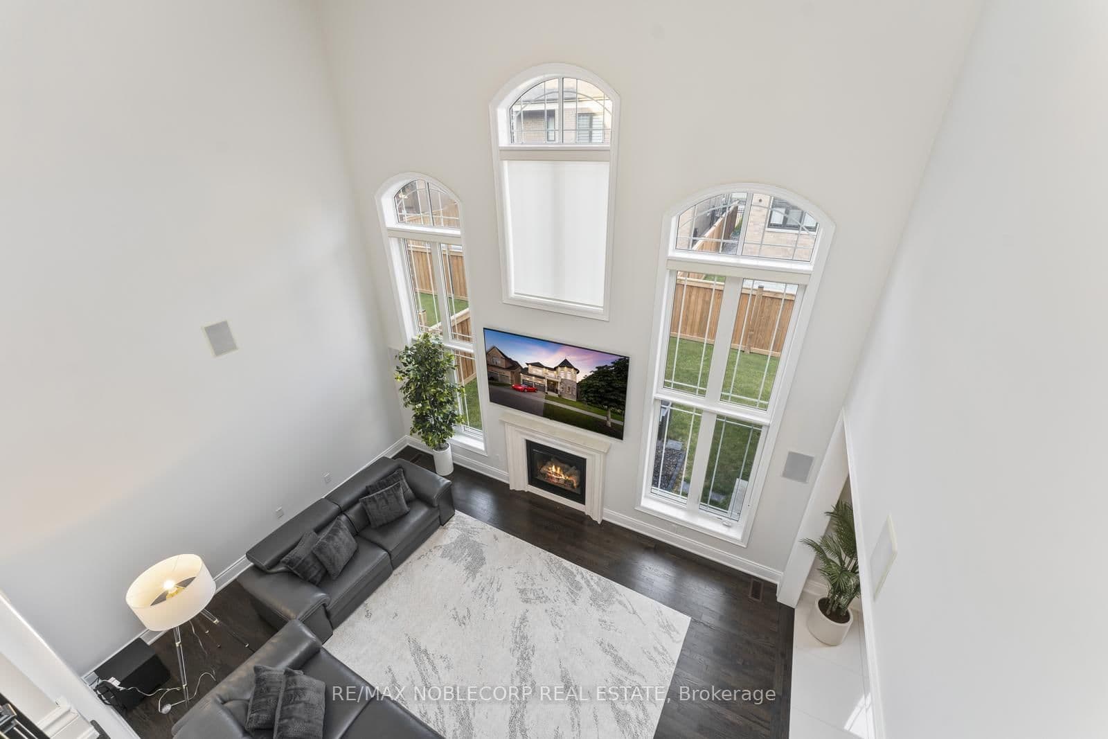 91 Woodgate Pines Drive thumbnail 20