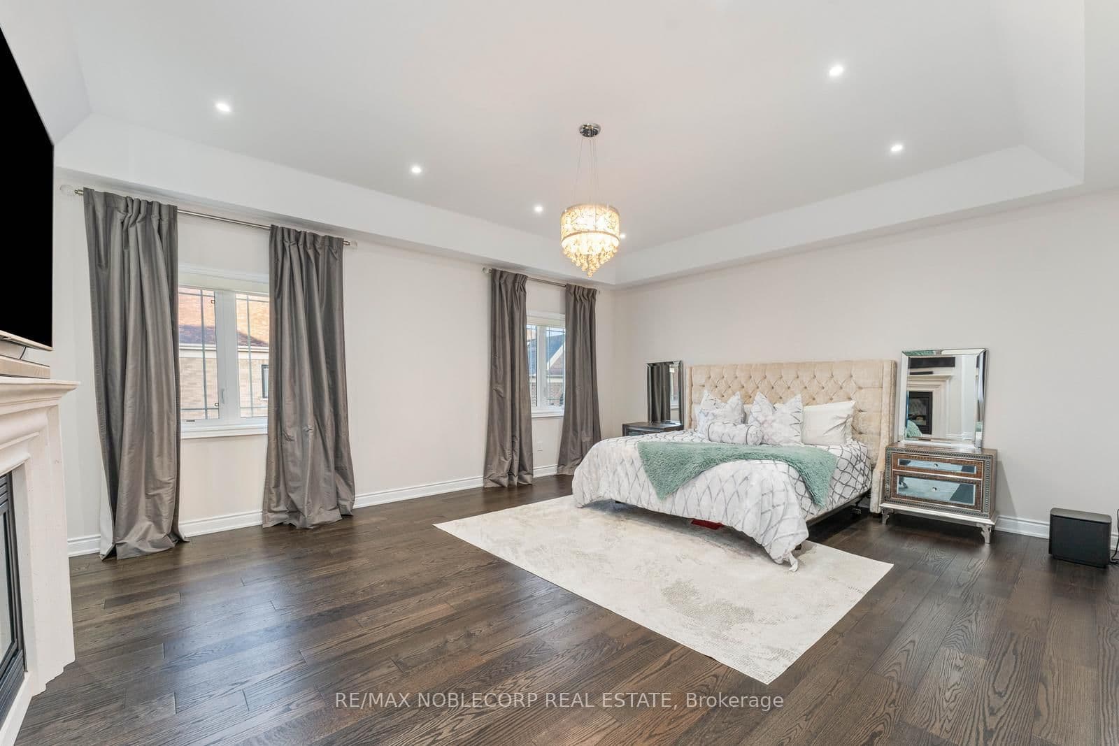 91 Woodgate Pines Drive thumbnail 21