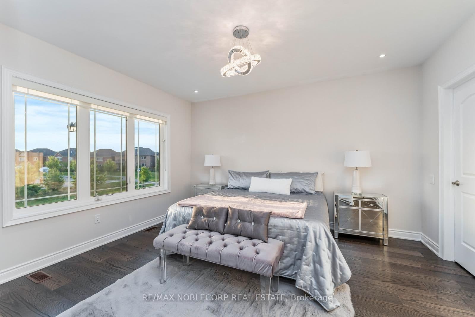 91 Woodgate Pines Drive thumbnail 28