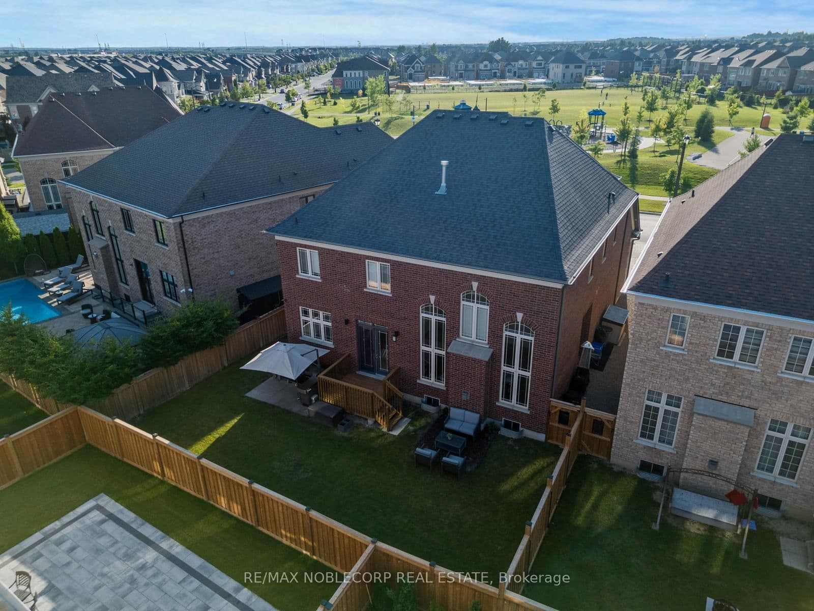 91 Woodgate Pines Drive thumbnail 34