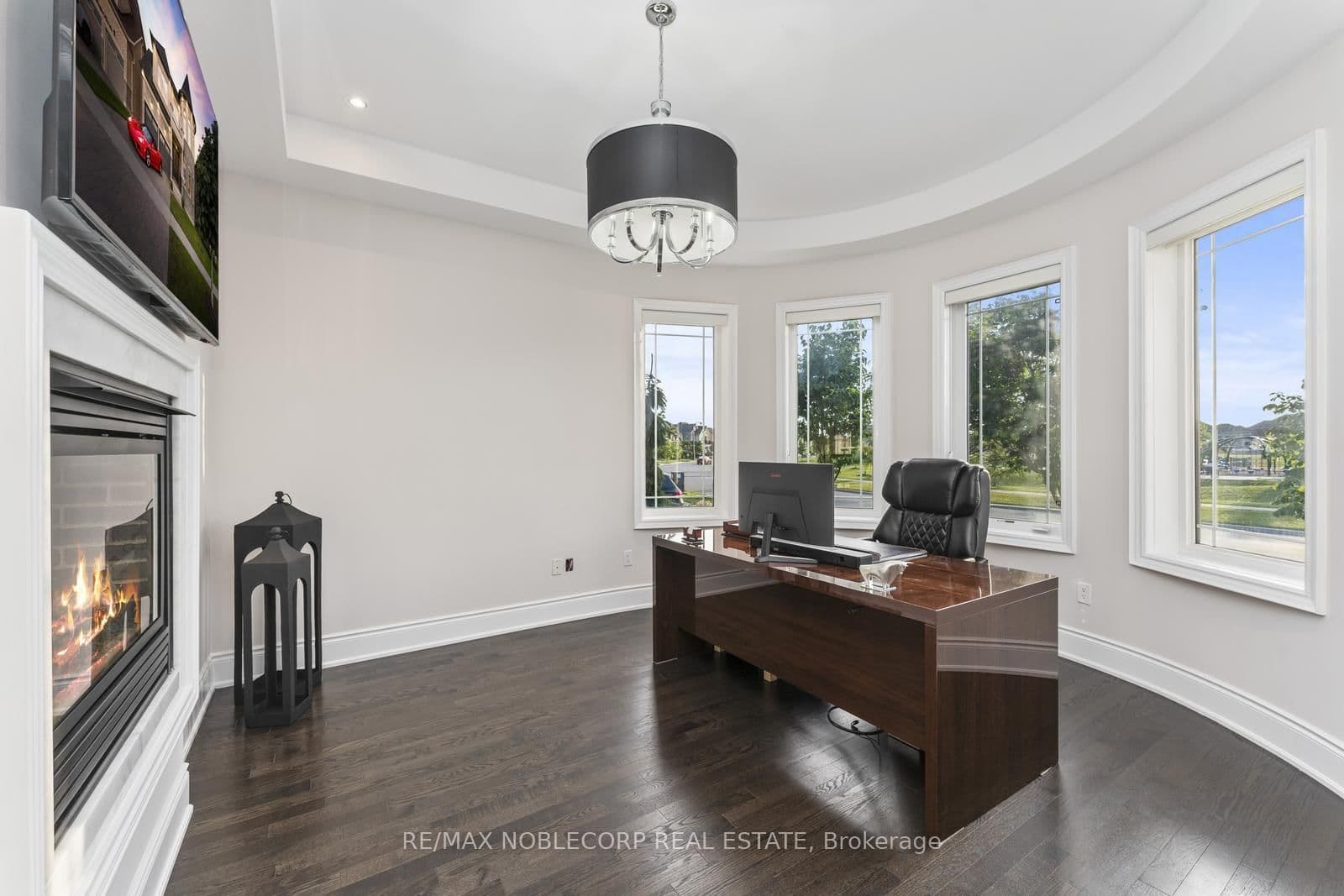 91 Woodgate Pines Drive thumbnail 4