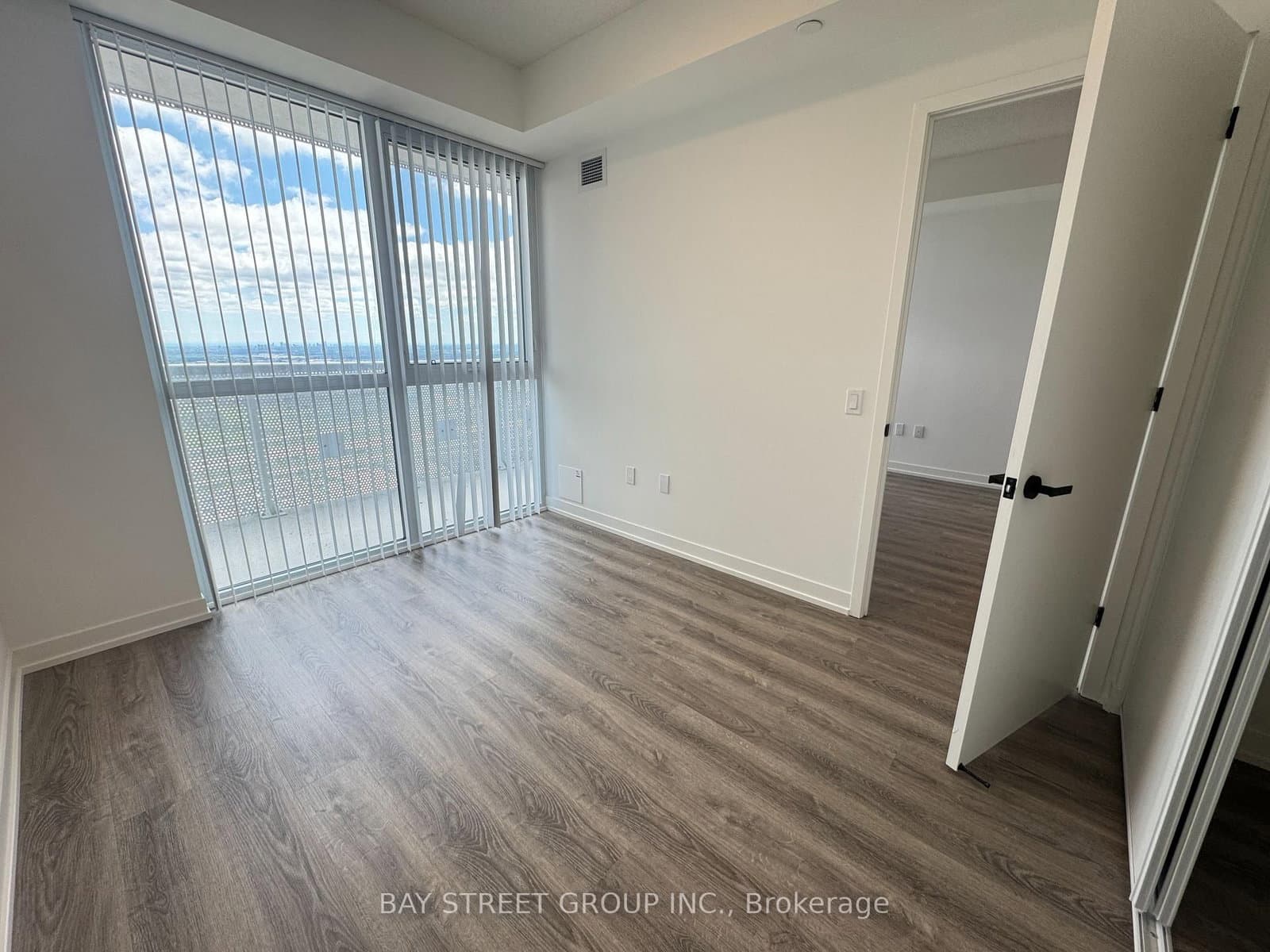 8 Interchange Way, Unit 5510 thumbnail 14