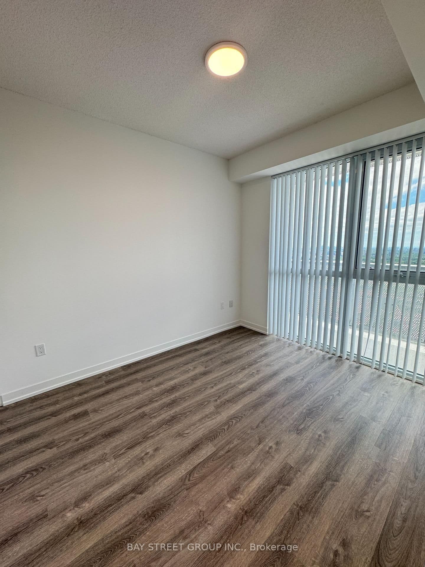 8 Interchange Way, Unit 5510 thumbnail 15