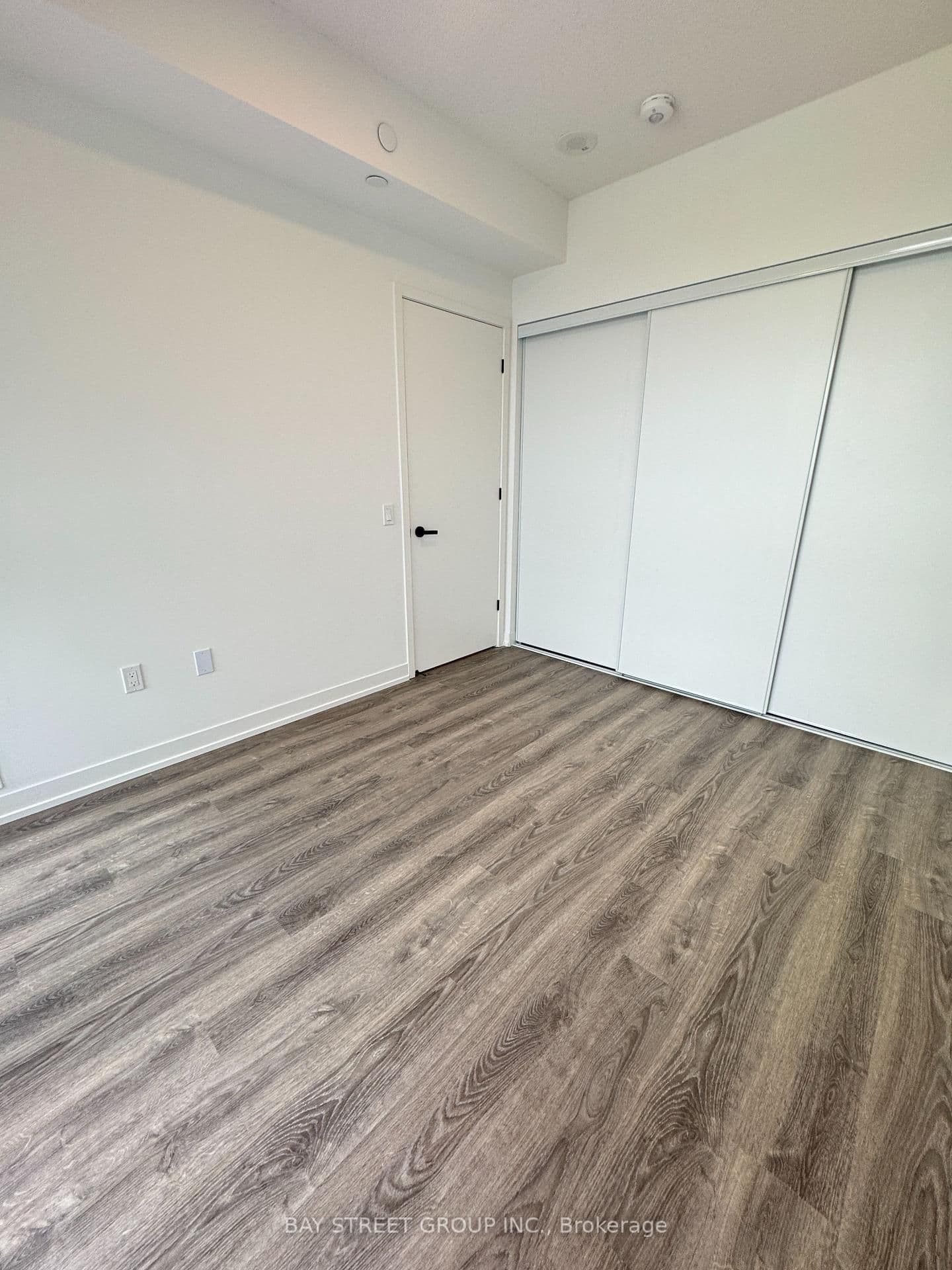 8 Interchange Way, Unit 5510 thumbnail 16