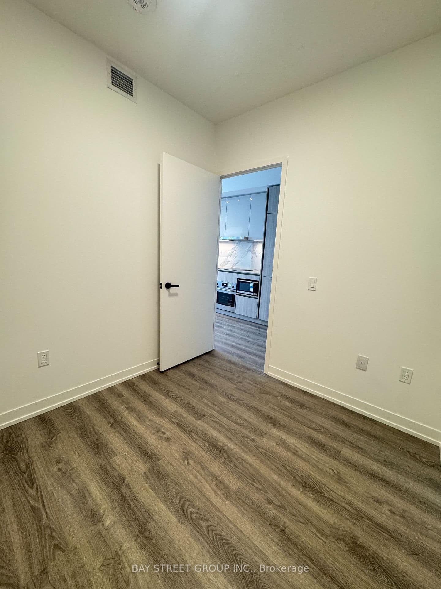 8 Interchange Way, Unit 5510 thumbnail 19