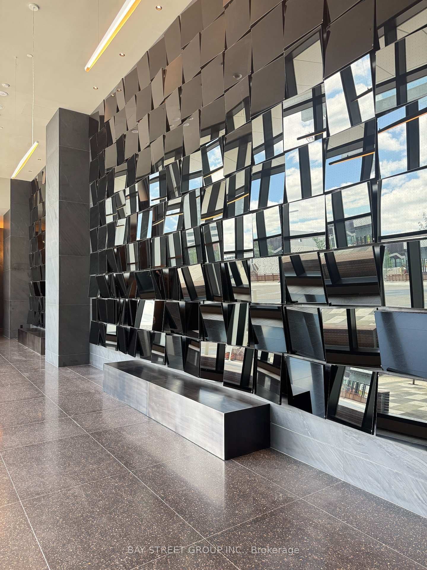 8 Interchange Way, Unit 5510 thumbnail 6