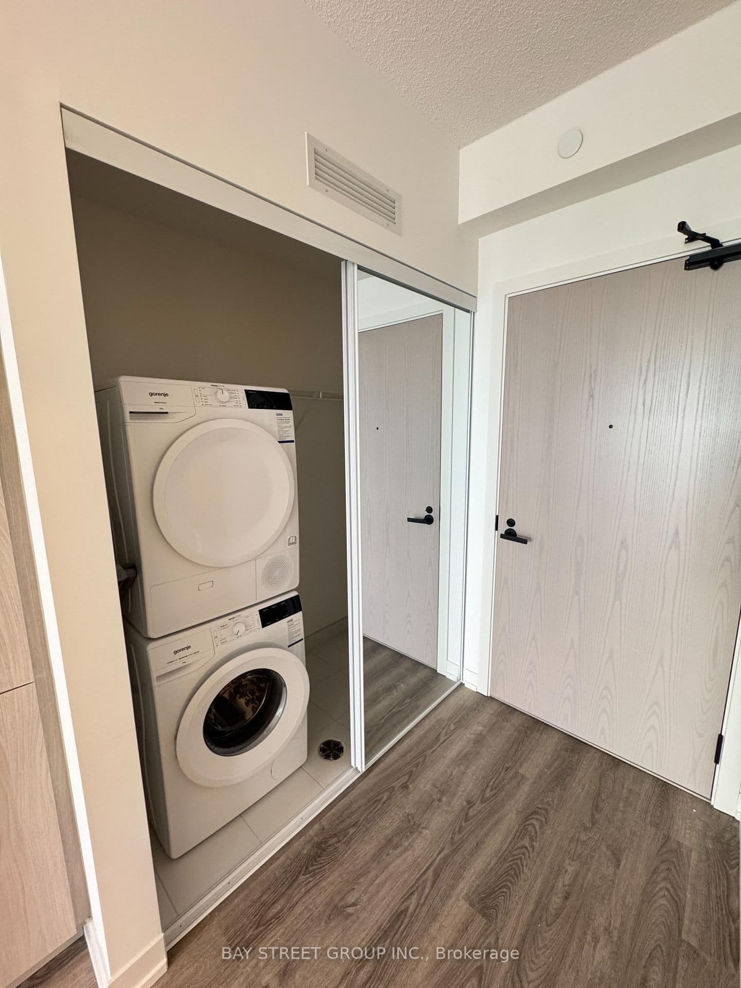 8 Interchange Way, Unit 5510 thumbnail 7