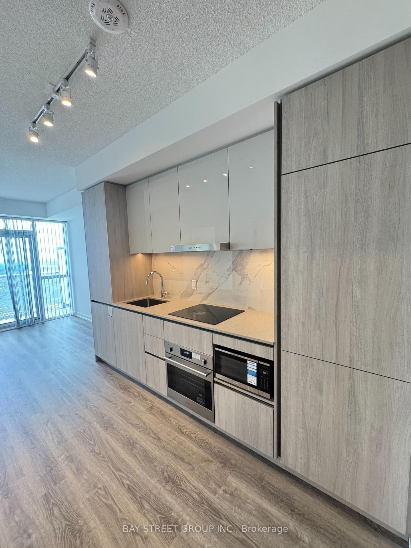 8 Interchange Way, Unit 5510 thumbnail 8