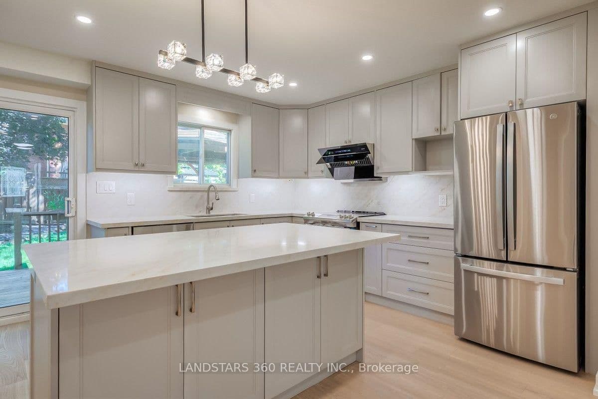 235 Yorkshire Drive thumbnail 16