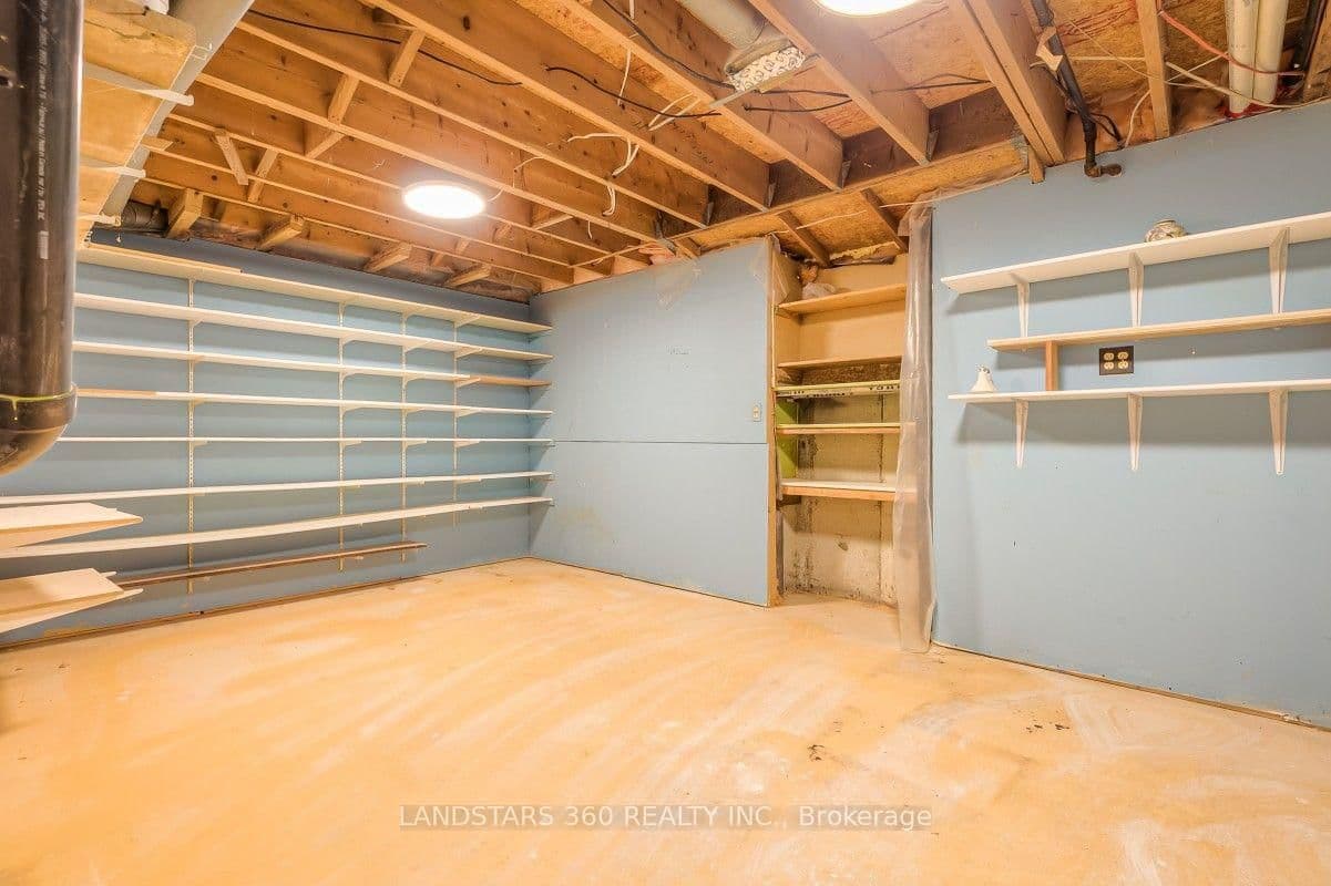 235 Yorkshire Drive thumbnail 40