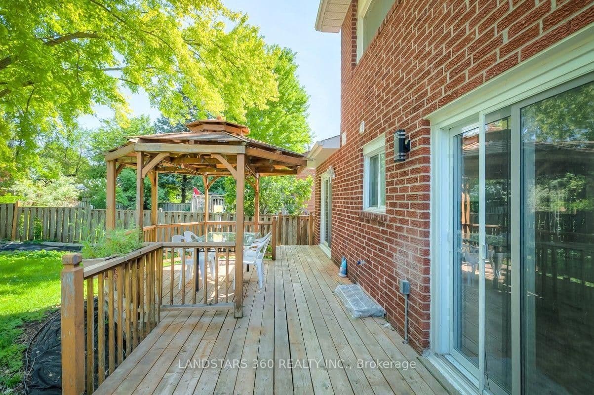 235 Yorkshire Drive thumbnail 42