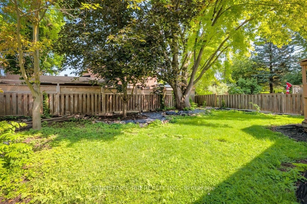 235 Yorkshire Drive thumbnail 44