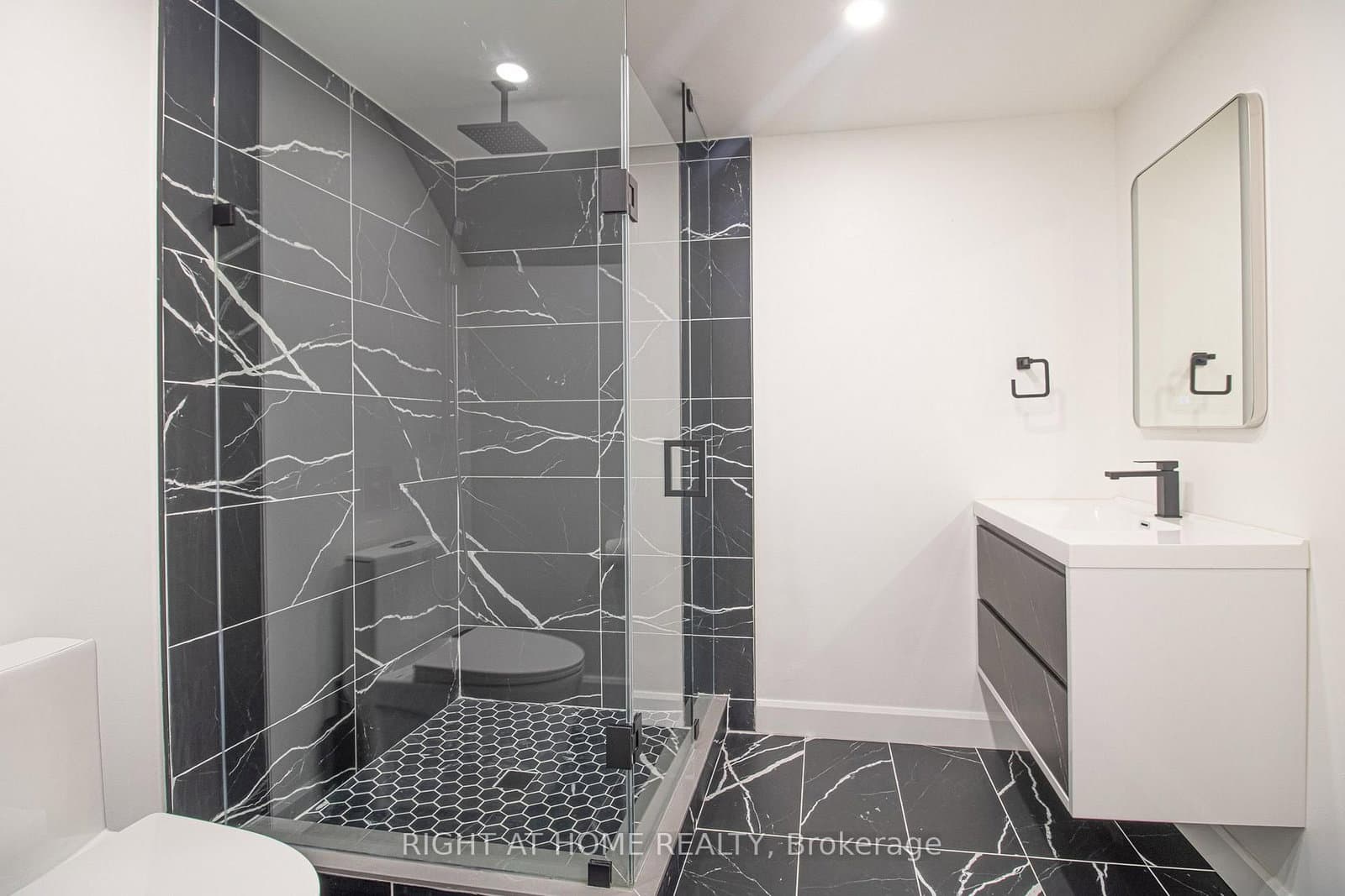 43 Longworth Avenue thumbnail 27