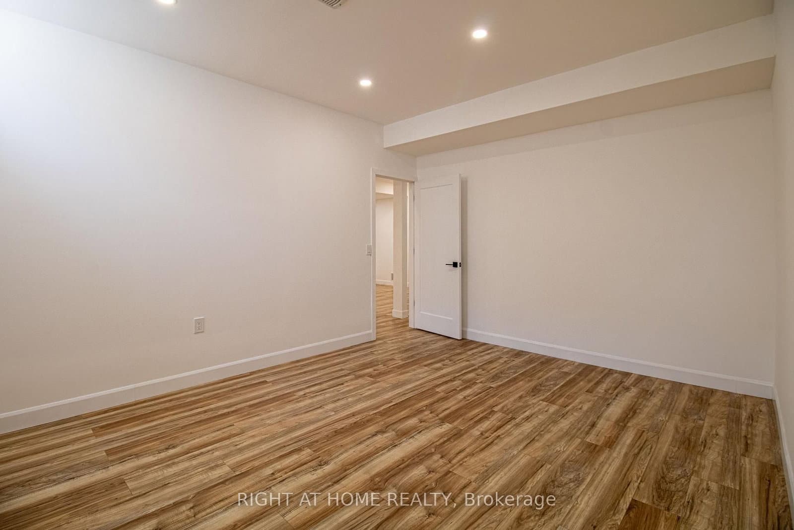 43 Longworth Avenue thumbnail 28