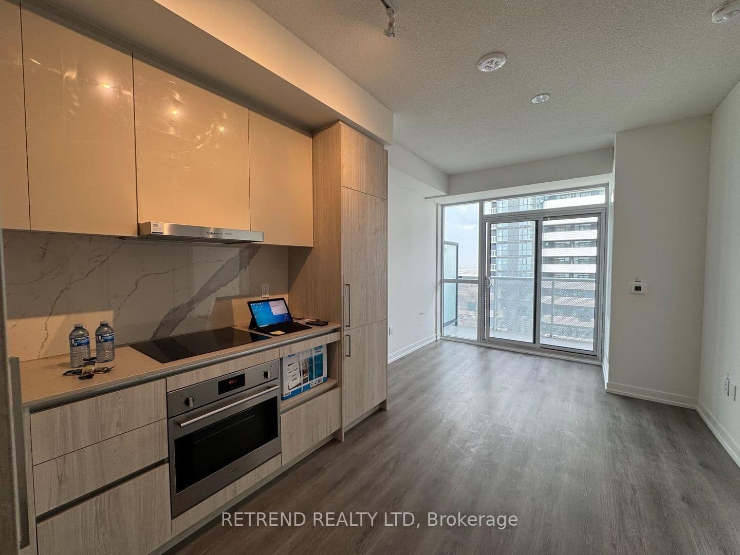 225 Commerce Street E, Unit 4001 - Image 1