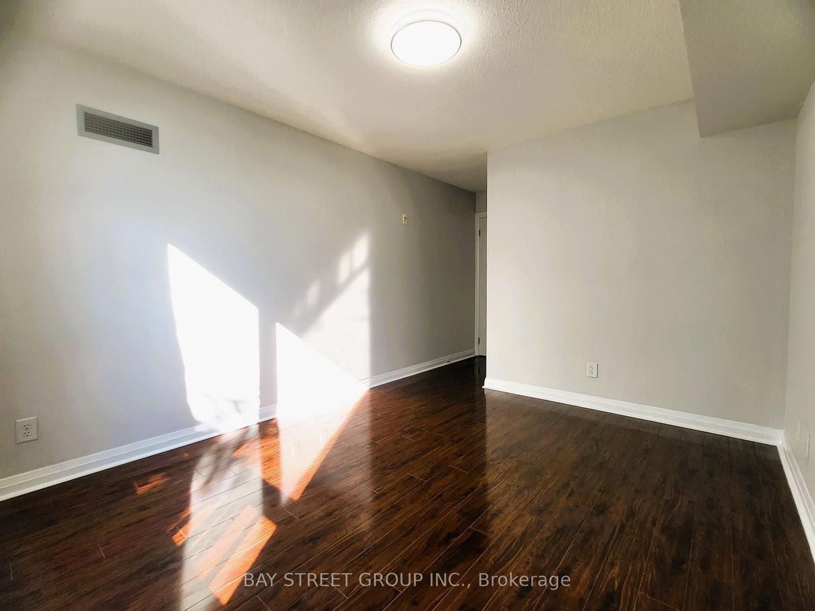 7363 Kennedy Road, Unit 209 thumbnail 26