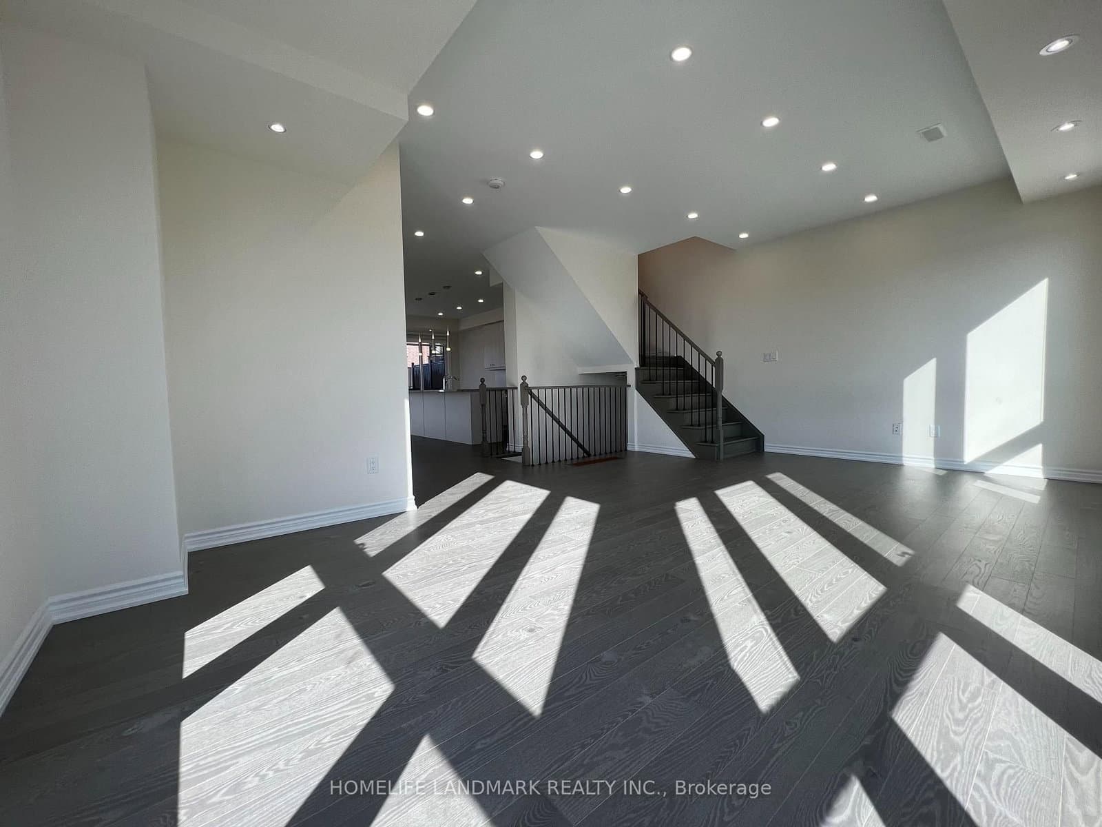 2 Concetta Conte Avenue thumbnail 9