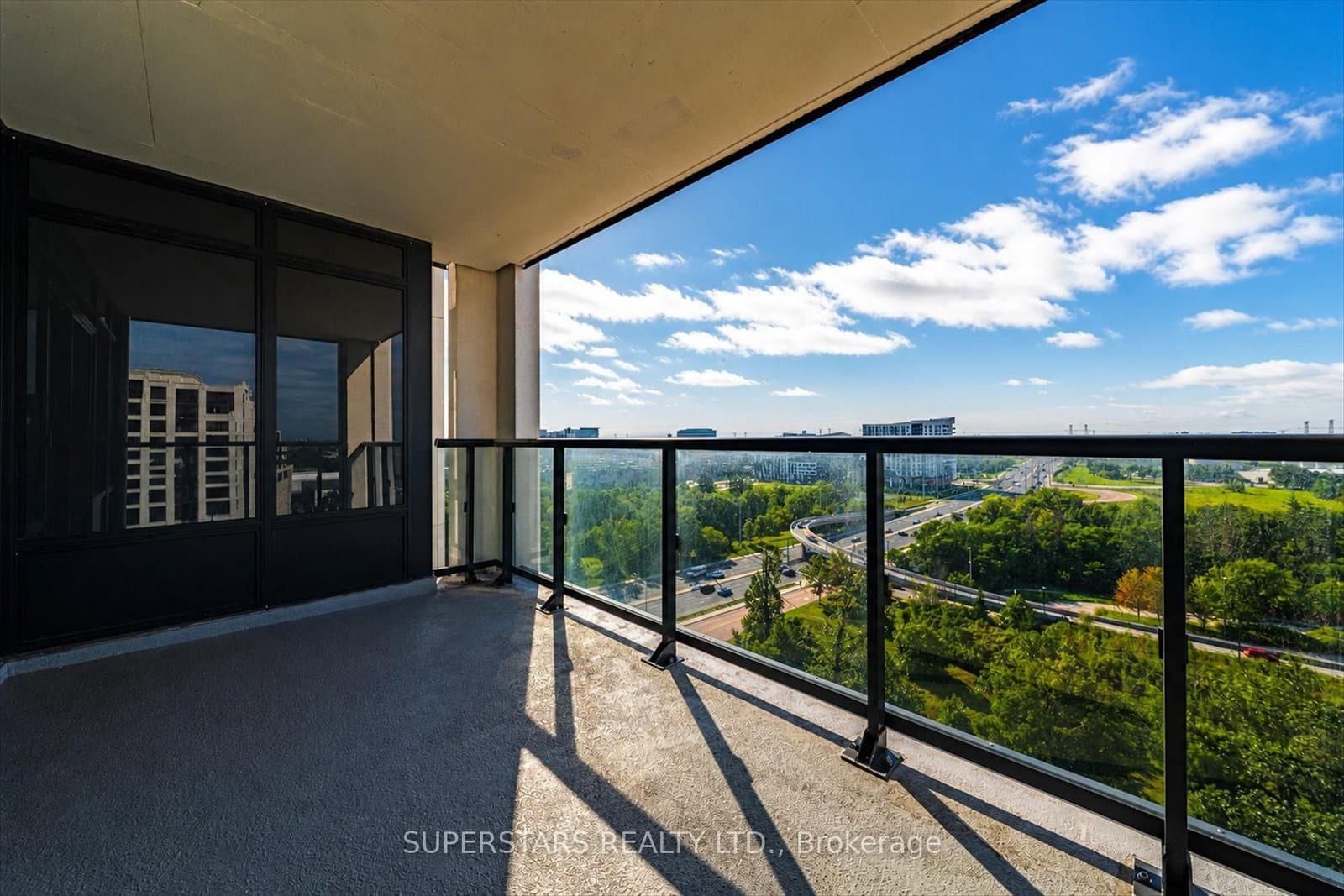 8 Cedarland Drive, Unit 1605 thumbnail 19