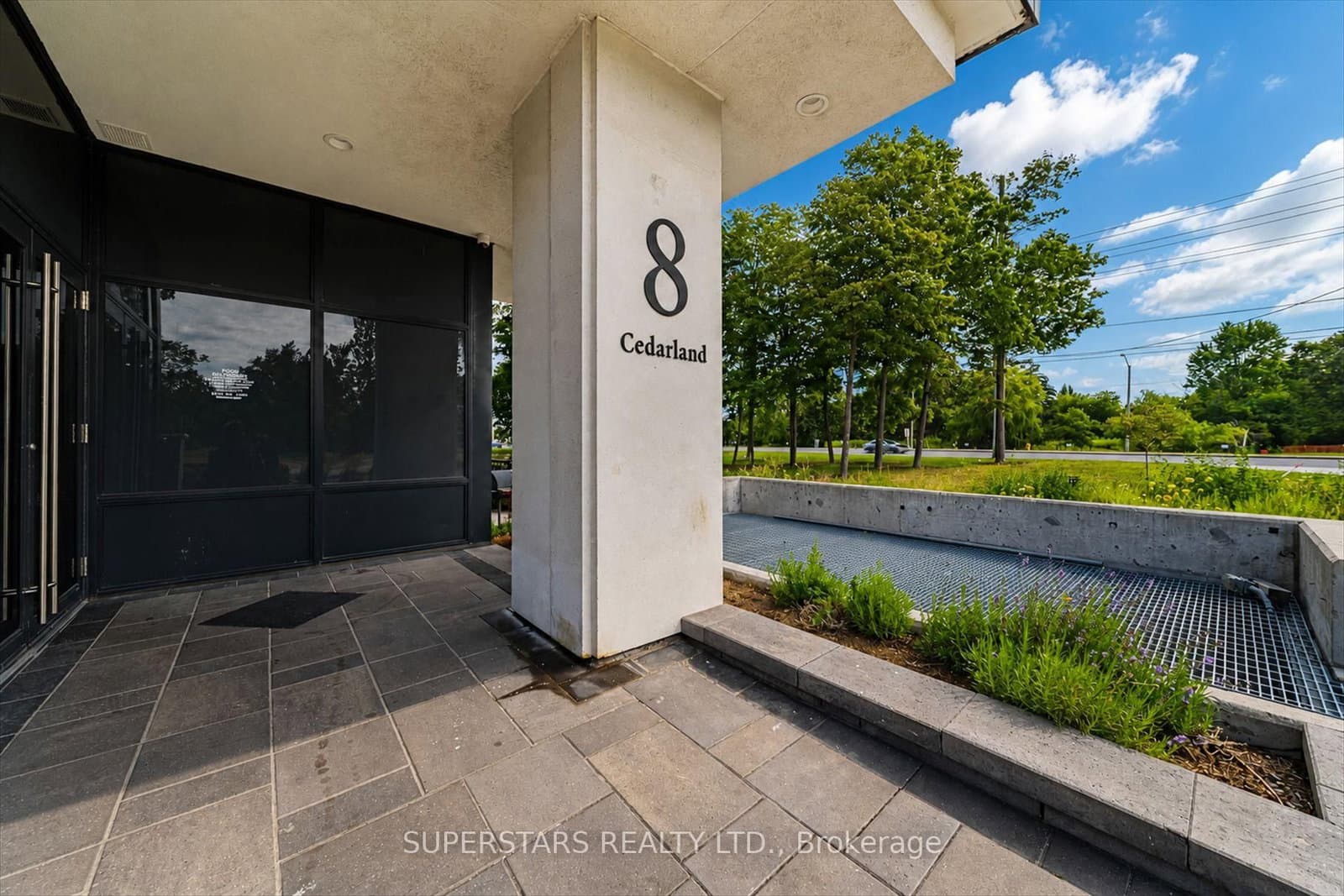 8 Cedarland Drive, Unit 1605 thumbnail 2