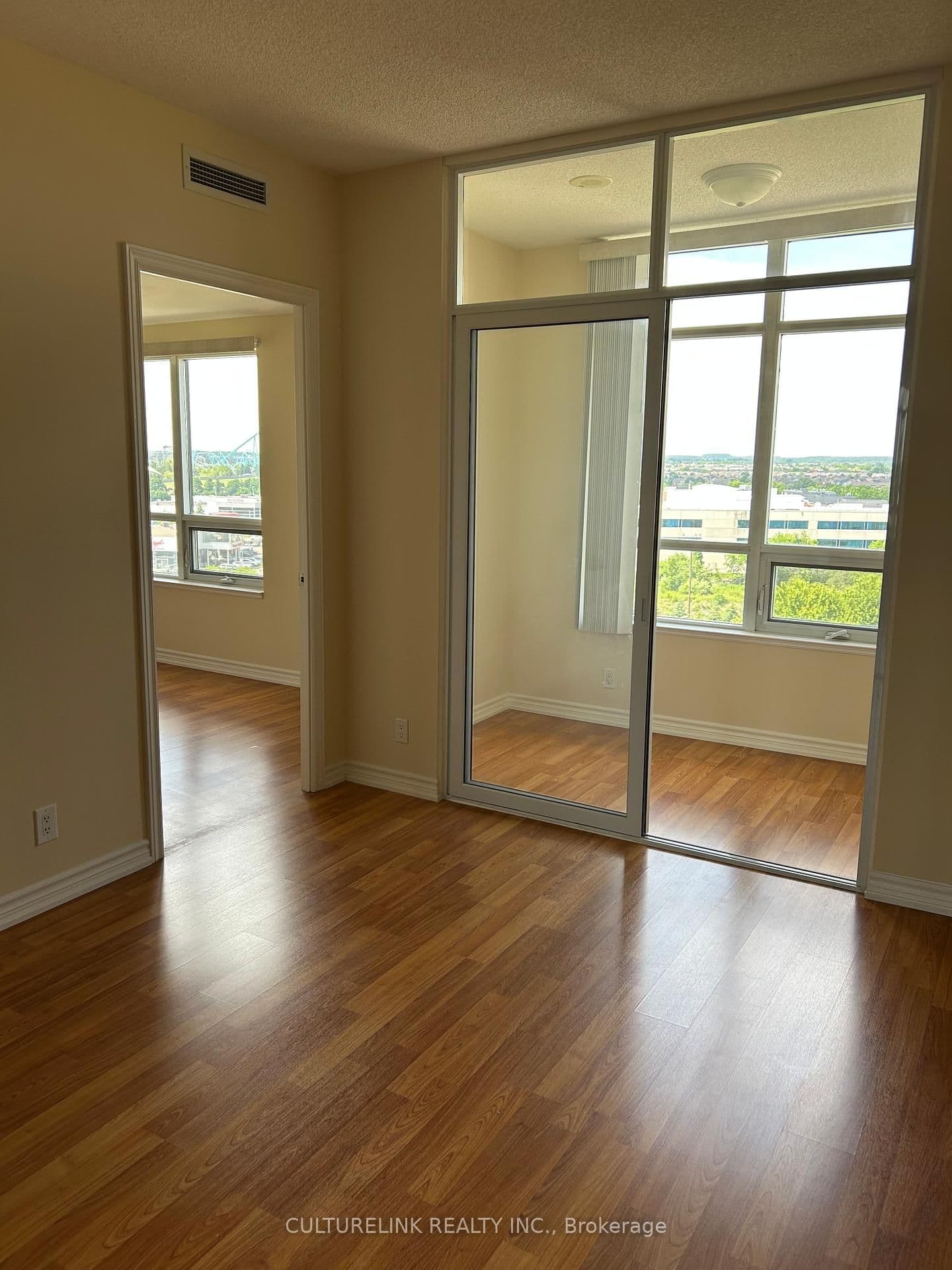 9235 Jane Street, Unit 1015 thumbnail 3