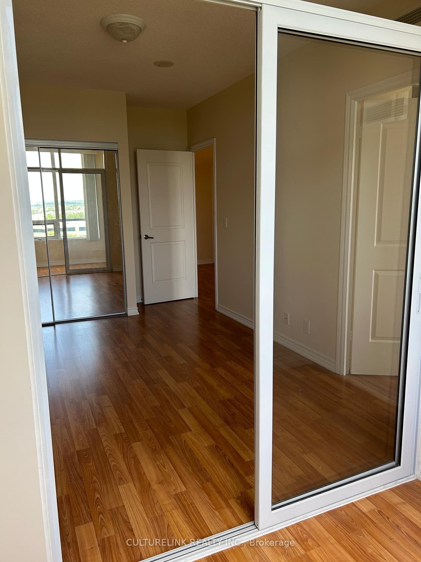 9235 Jane Street, Unit 1015 thumbnail 7