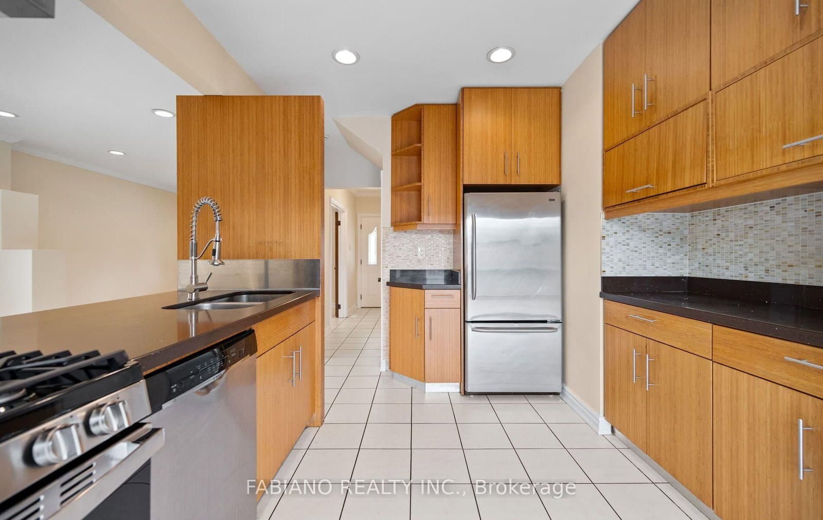 7872 Kipling Avenue thumbnail 17