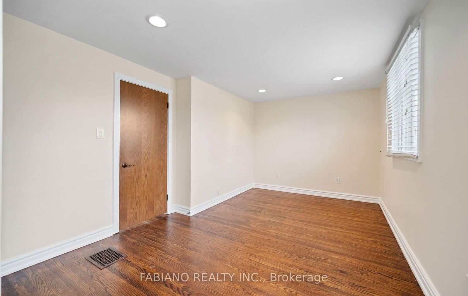 7872 Kipling Avenue thumbnail 21
